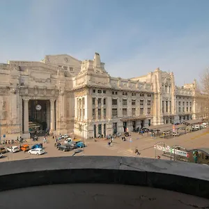 Savoia Luxury , Milán Italia